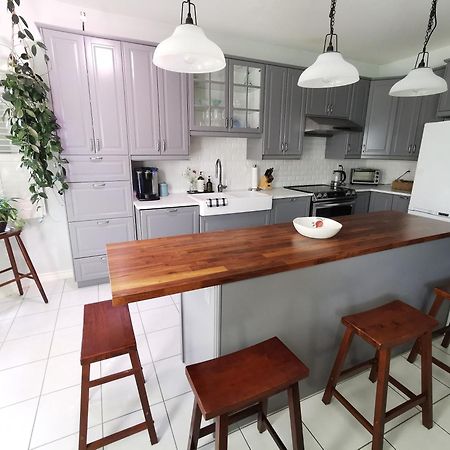 4 Bedroom 3 Washroom Charming Home In Markham With Warm Cozy Vibe Exteriör bild