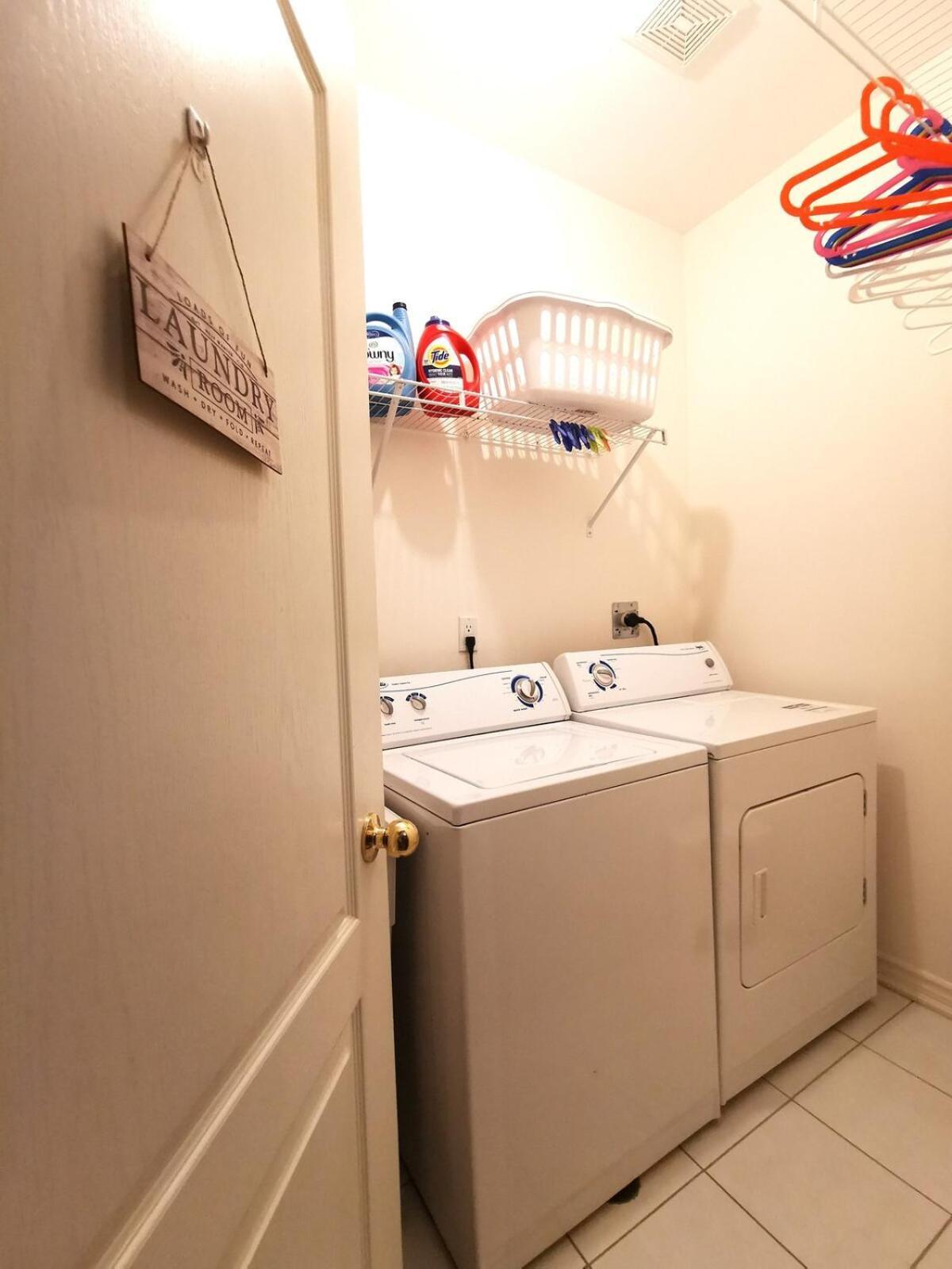 4 Bedroom 3 Washroom Charming Home In Markham With Warm Cozy Vibe Exteriör bild