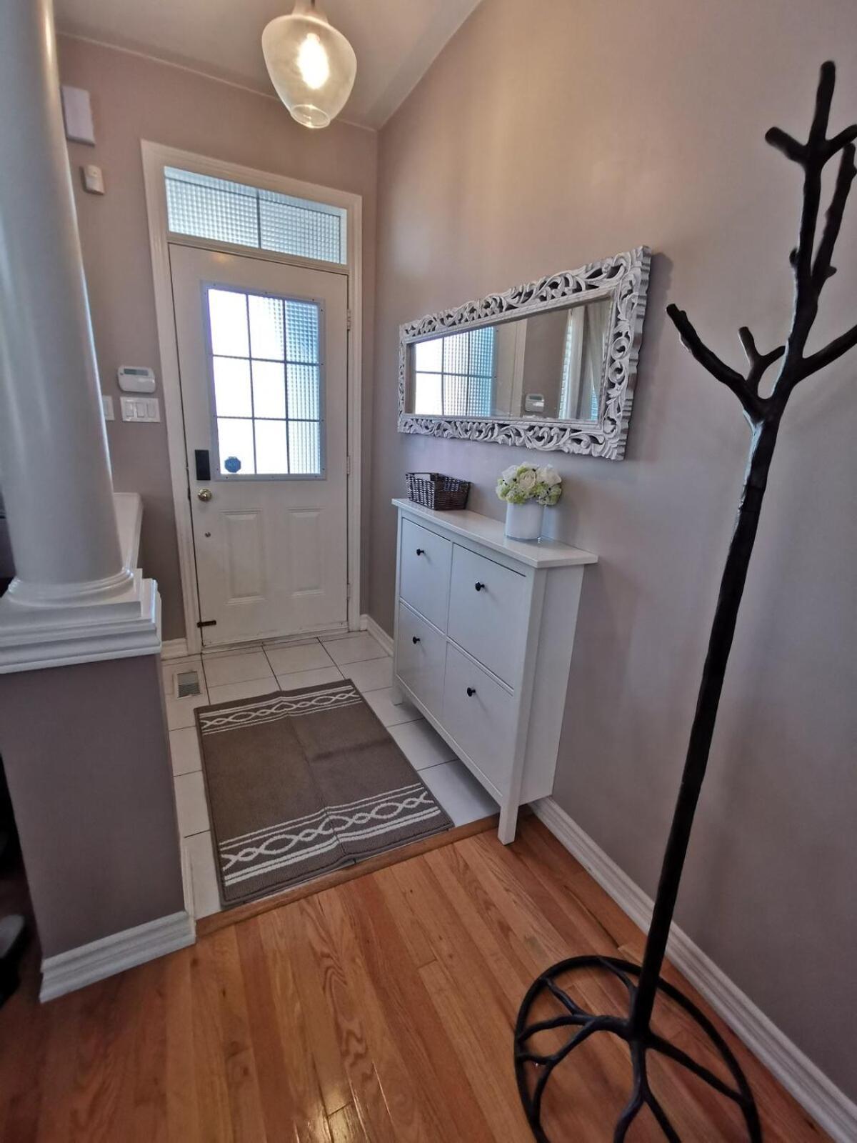 4 Bedroom 3 Washroom Charming Home In Markham With Warm Cozy Vibe Exteriör bild